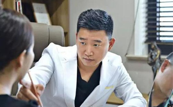鼻小柱在什么情况下会影响美观？鼻小柱缺损修复会留疤么？