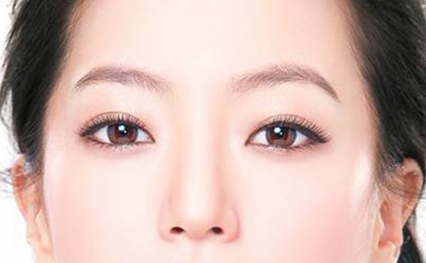 上眼皮凹陷怎么恢复饱满？术后能维持多久？