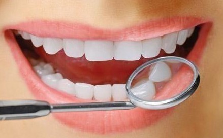 牙齿美白大概多少钱一次？牙齿美白对牙齿有伤害吗？