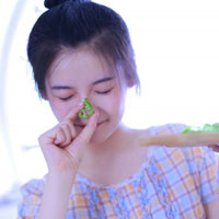 何佳怡