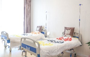 南京美范整形美容诊所激光祛眼袋效果如何？激光祛眼袋价格多少钱？
