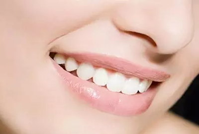 自体脂肪隆胸安全吗？自体脂肪隆胸多少钱？