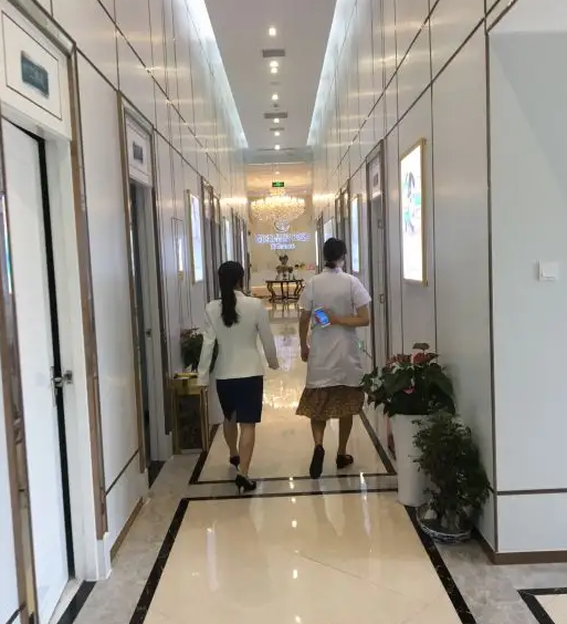 深圳南雅医疗美容门诊部_过道