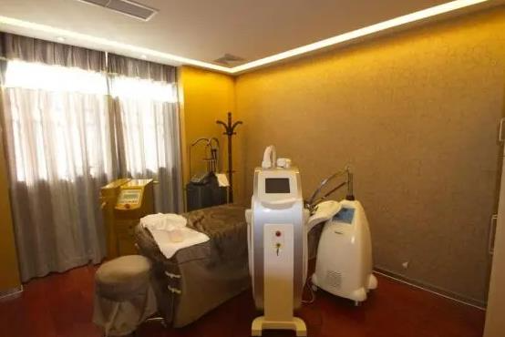 郑州柏丽芙医疗美容门诊部_注射仪器