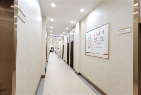 长沙一雅医疗美容门诊部_走廊