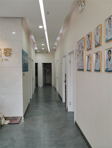 广州铂医昂方医疗美容门诊部_医院走廊