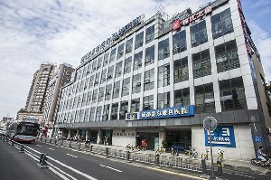 成都爱尔眼科医院_大楼