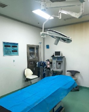 成都丽百颜医疗美容医院_手术室