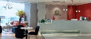 成都悦颜医疗美容门诊部_前台