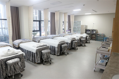 无锡市中医医院医疗美容科_皮肤治疗室
