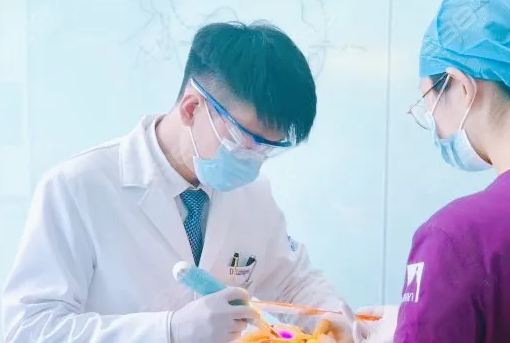 北京禾禾齿科医生介绍